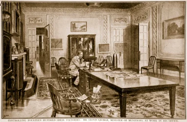 Kontrolle von vierzehnhundert Munitionsfabriken: Mr. Lloyd George, Munitionsminister, bei der Arbeit, 1914-19