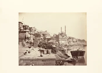 Benares; Die Große Moschee von Arungzebe und angrenzende Ghats