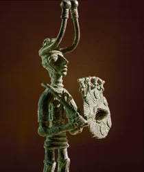 Nuragische Kultur (Nuraghi) Sardinien: Statuette eines Kriegers mit Schild und Bronzeschwert. 8.-7. Jahrhundert v. Chr. Cagliari, Museo Nazionale Archeologico, Sardinien, Italien