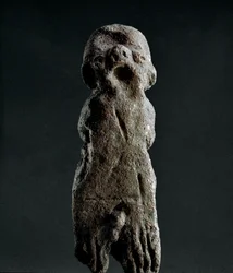 Nuragische Kultur (Nuraghen) Sardinien: Votiv-Terrakotta-Statuette aus dem Tempel von Abini. Datierung aus der pränuragischen Zeit (25.-18. Jahrhundert v. Chr.) Eneolithikum. Cagliari, Museo Nazionale Archeologico, Sardinien, Italien