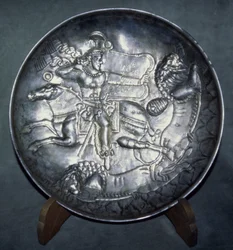 Schale mit Darstellung von König Ardashir II. (r. 379-86), aus Sari, Mazandaran, ca. 380 n. Chr.
