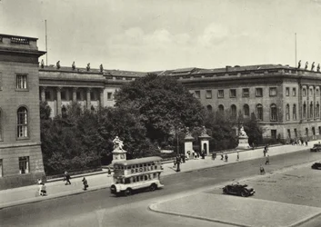 Berlin: Universität (s/w Foto)