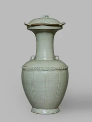 Vase mit Deckel (Grünware)