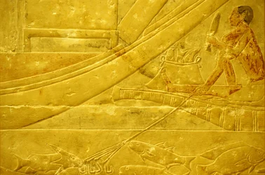 Altes Ägypten, Wandmalerei, Mastaba/Grab des Idout, Saqqara, 2323-2150 v. Chr., Ein Fischer schuppt Fische und hält einen vierzackigen Speer