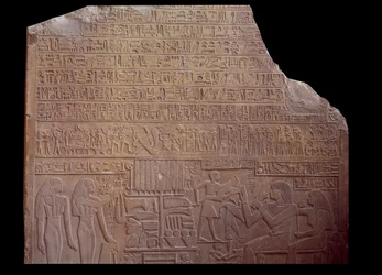 Ägyptische Antiquitäten: Grabstele mit Inschrift in Hieroglyphen