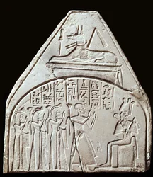 Ägyptische Antiquitäten: Stele-Fragment, das die Verehrung des Gottes Osiris darstellt