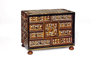 Süddeutscher Marketerie-Tischschrank (Ebenholz, Elfenbein, Walnuss & Obstholz)