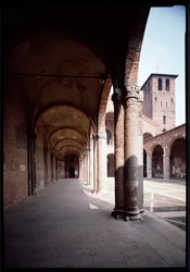 Ansicht des Portikus der Kirche von Sant