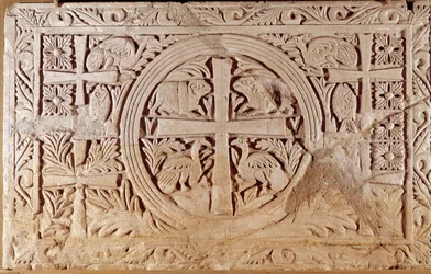 Chorschranke, Abschlusselement des Chors einer Kirche. Aus dem Libanon. 5.-6. Jahrhundert n. Chr. Paris, Louvre Museum