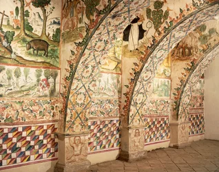 Kapellenfresken, die religiöse und alltägliche Szenen darstellen (Fresko)