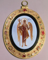 Panagia, geschnitzter Sardonyx, montiert in Gold, besetzt mit Perlen und Edelsteinen, mit Filigran- und Emaildekoration, Moskau, Mitte des 16. Jahrhunderts