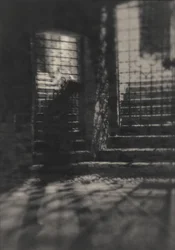 Geheimnisvolle Gittertreppe