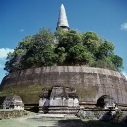 Ansicht der Stupa Rankoth Vehera.