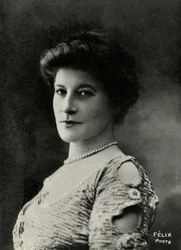 Porträt der französischen Künstlerin Marthe Brandes