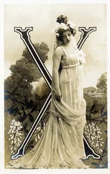 X: Amelie Dieterle, französische Schauspielerin und Sängerin - Théâtre des Variétés, Bouffes Parisiennes, Paris - Alphabet in Postkarte
