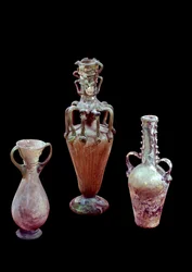 Orientalische Kunst: Glasvasen syrischer Produktion. 1. bis 5. Jahrhundert n. Chr.
