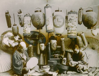Porträt eines japanischen Laternen- und Sonnenschirmmachers, um 1900 - 1915