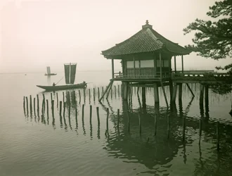 Ukimido-Tempel am Ufer des Biwa-Sees, um 1900 - 1915