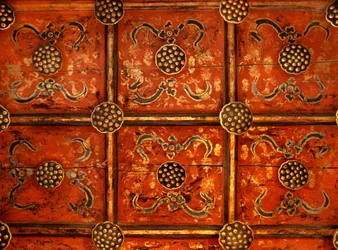 Decke des Predigtstuhls in Wat Phra That Lampang Luang