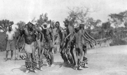 Ugandische Tänzer, Dodoma nach Mongalla, Uganda, 1925-1927