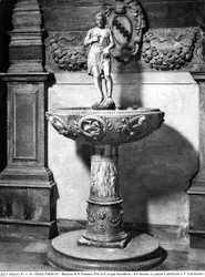 Weihwasserbecken mit einer Statuette von Johannes dem Täufer, Basilika von S. Antonio, Padua