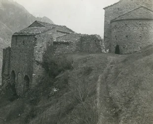 Abtei von San Pietro al Monte, Civate, Lombardei, Italien, Fotografie von Ugo Monneret de Villard, ca. 1910