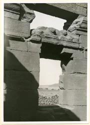 Architrav im Tempel, Naqa, Sudan, Fotografie von Ugo Monneret de Villard