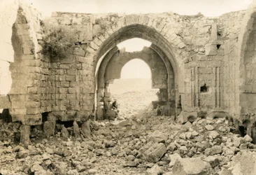 Innenraum der byzantinischen Basilika, Amman, Jordanien, Fotografie von Ugo Monneret de Villard, circa 1920