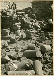 Ruinen der mittelalterlichen Kirche von Serreh, Sitte Gasma, Sudan, Fotografie von Ugo Monneret de Villard