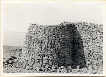 Turm der südöstlichen Ecke, Sabagura, Ägypten, Fotografie von Ugo Monneret de Villard