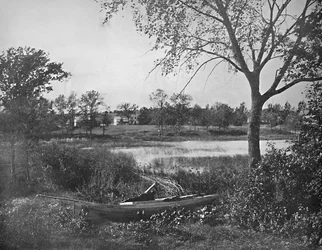 Eine Bucht in Lac la Belle, Oconomowoc, ca. 1897
