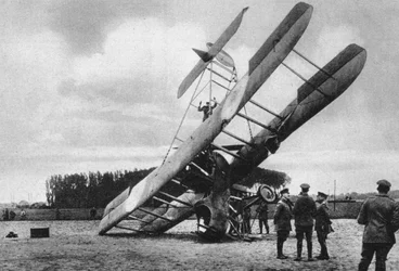 Ein britischer Vickers Vimy-Doppeldecker, abgestürzt südwestlich von Lille, Frankreich, Erster Weltkrieg, 1917