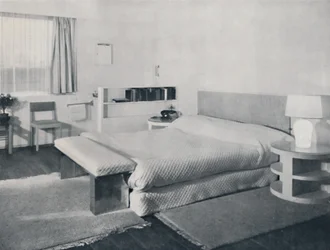 Ein Schlafzimmer in einem Landhaus, von Duncan Miller, London, 1936