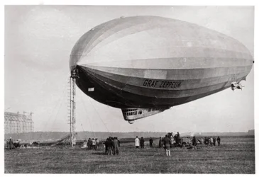 Das Luftschiff LZ 127 Graf Zeppelin, vertäut in Löwental, Deutschland, 1933