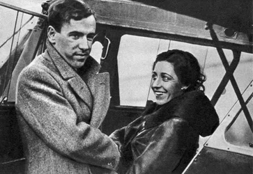 Amy Johnson, britische Fliegerin, kurz vor dem Aufbruch nach Kapstadt