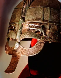 Angelsächsischer Helm aus dem Sutton Hoo Schatz, 7. Jahrhundert