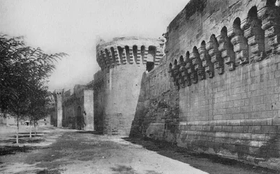 Avignon. - Die Stadtmauern XIVe, um 1925