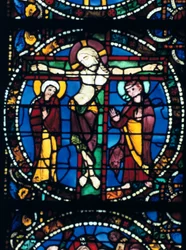 Christus am Kreuz, Buntglas, Kathedrale von Chartres, Frankreich