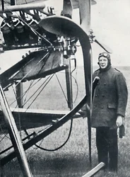 Churchill interessierte sich für Flugzeuge und sah die größten Möglichkeiten voraus, 1914, 1945