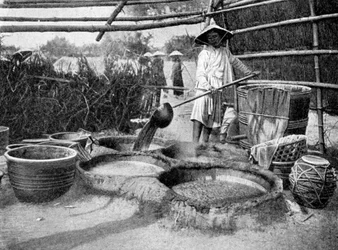 Zuckerrohrsaft klären, Annam, Vietnam, 1922