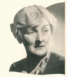 Vorhangruf für Sybil Thorndike Ein Cocktail, in dem Booths eine führende Rolle spielt, erhält eine begeisterte Aufnahme
