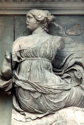 Detail vom Großen Fries des Pergamonaltars, 180-159 v. Chr.