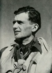 Kampfpilot von Malta, Zweiter Weltkrieg, 1940-1942, 1944