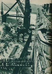 Ausrüstungsbecken der John Brown and Company Werft in Clydebank, 1937