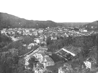 Gesamtansicht der Stadt Carrara, Italien, 1895