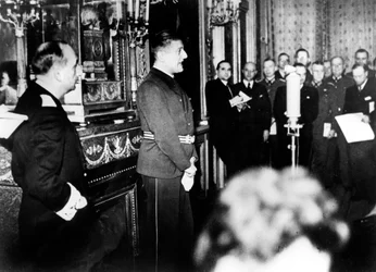 Deutscher Botschafter im Vichy-Frankreich, Otto Abetz, bei einer Pressekonferenz, 15. Dezember 1940