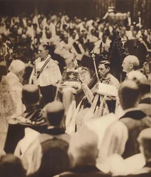 Seine zwei Zepter, 12. Mai 1937