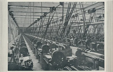Innenansicht einer Baumwollspinnerei, 1910