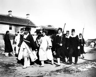 Japanische Beamte und Soldaten, Korea, 1900