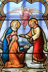 Jesus Christus und Jungfrau Maria. Glasfenster. Heiligtum Unserer Lieben Frau von La Salette, La Salette-Fallavaux, Frankreich